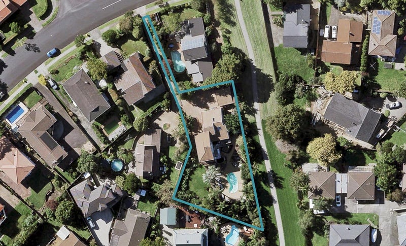 20 Palmyra Way, Half Moon Bay, Auckland - Carousel 1