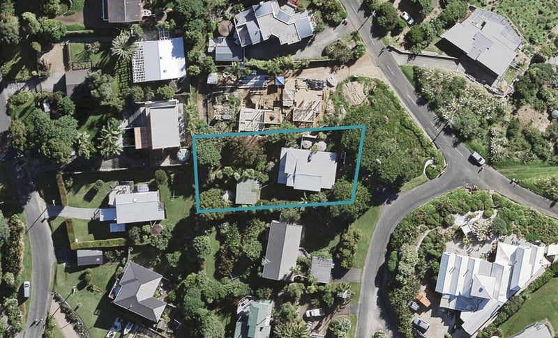 1 Huia Street, Oneroa, Waiheke Island - Carousel 1