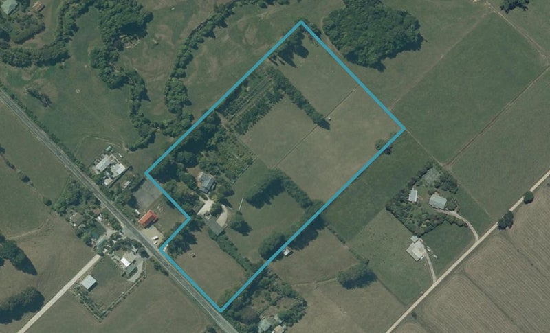 598 Takaka-Collingwood Highway, Puramahoi - Carousel 1