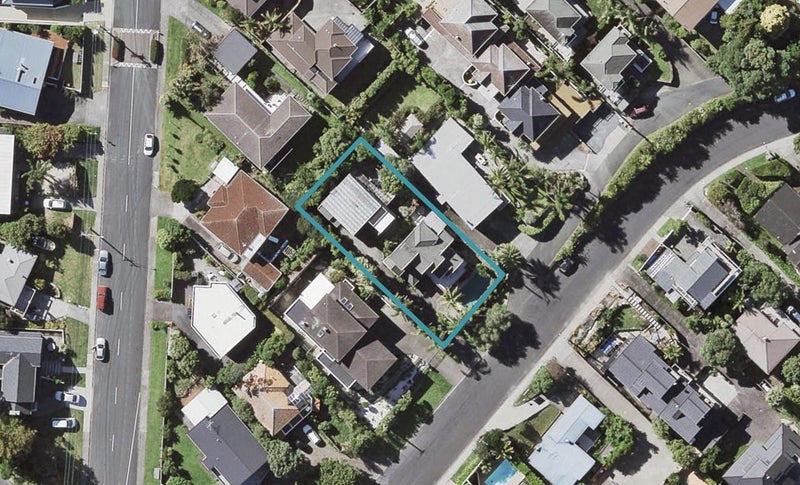 1/27 Commodore Parry Road, Castor Bay, Auckland - Carousel 1