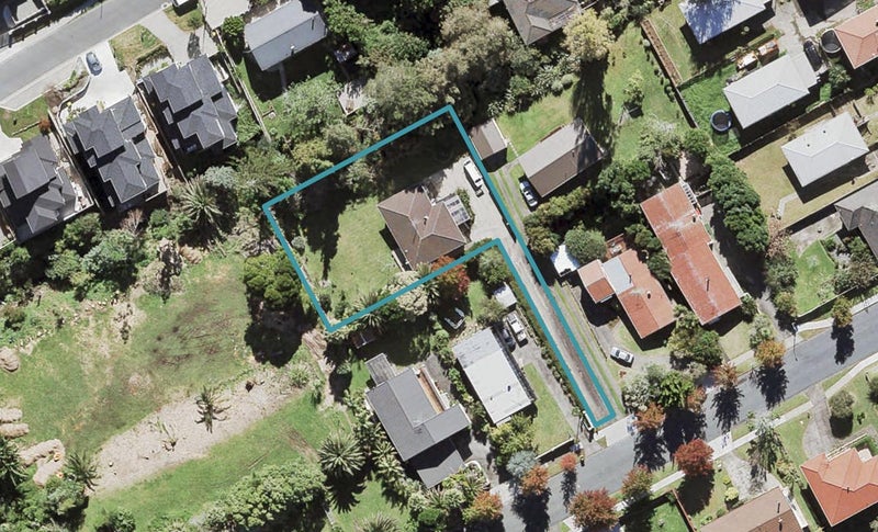 7 Armstrong Place, New Lynn, Auckland - Carousel 1