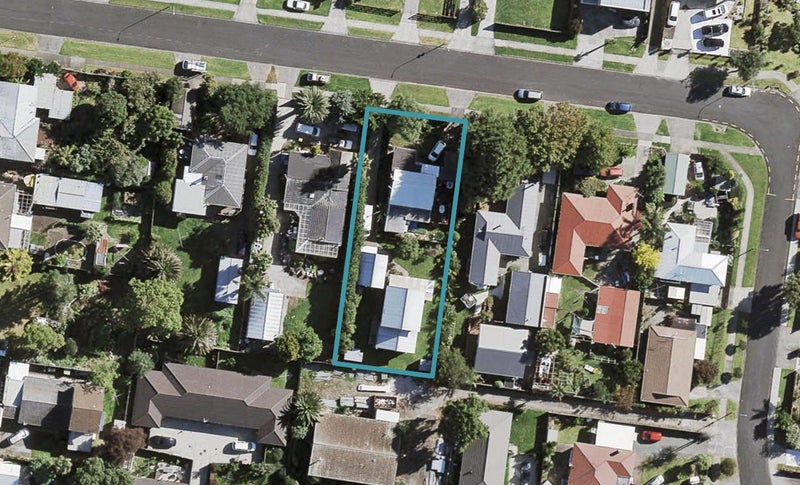 2/25 Blanes Road, Weymouth, Auckland - Carousel 1