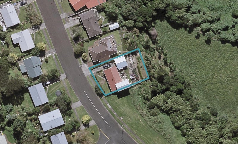 100 Riversdale Drive, Merrilands, New Plymouth - Carousel 1