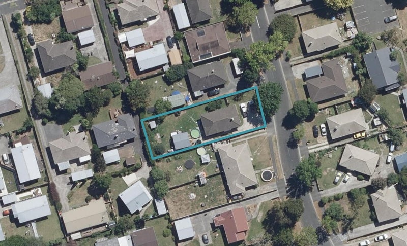 57 Sare Crescent, Fairfield, Hamilton - Carousel 1