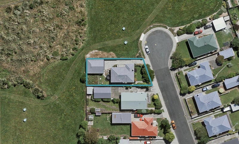 16 Roseburn Place, Hargest, Invercargill - Carousel 1