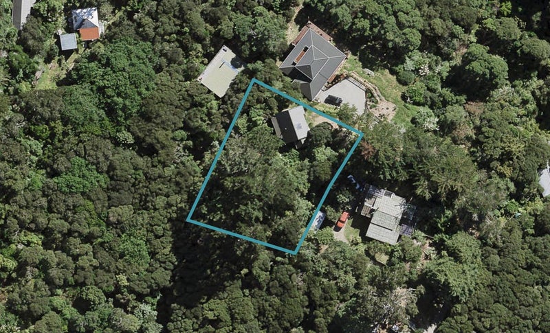 89D Queens Drive, Oneroa, Waiheke Island - Carousel 1