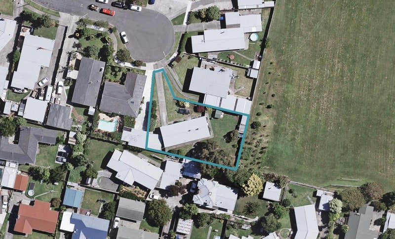 16 Cooke Place, Taradale, Napier - Carousel 1