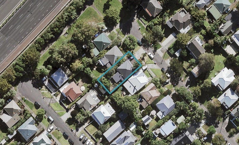 18 Mostyn Street, Kingsland, Auckland - Carousel 1