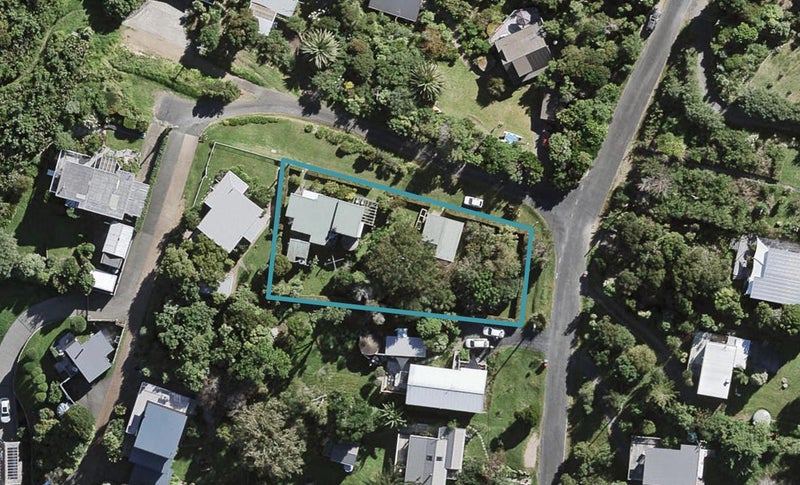 1 McIntosh Road, Oneroa, Waiheke Island - Carousel 1
