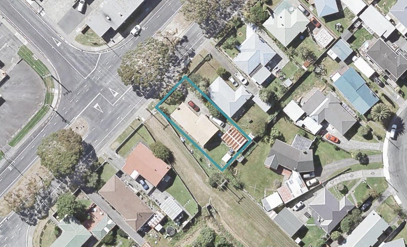 20 Parkway, Wainuiomata, Lower Hutt - Carousel 1