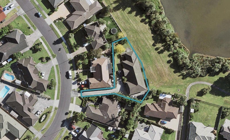 14 Crannog Fen, Wattle Downs, Auckland - Carousel 1