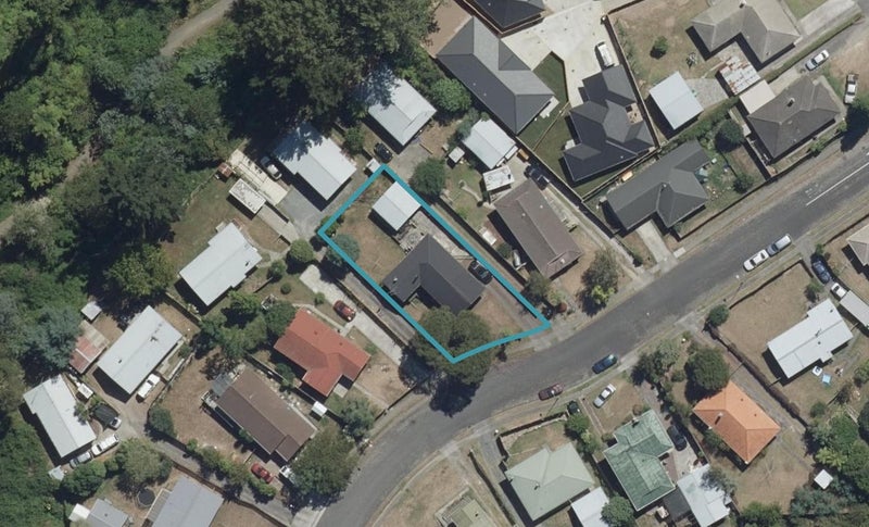 8 Manor Place, Bader, Hamilton - Carousel 1