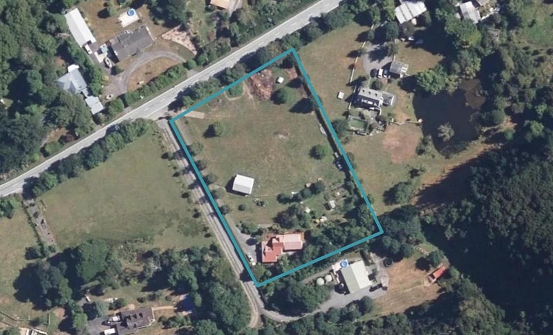 136 Moores Valley Road, Wainuiomata, Lower Hutt - Carousel 1