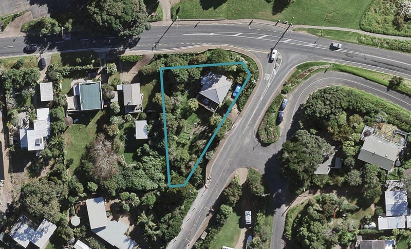 1 Moa Avenue, Oneroa, Waiheke Island - Carousel 1