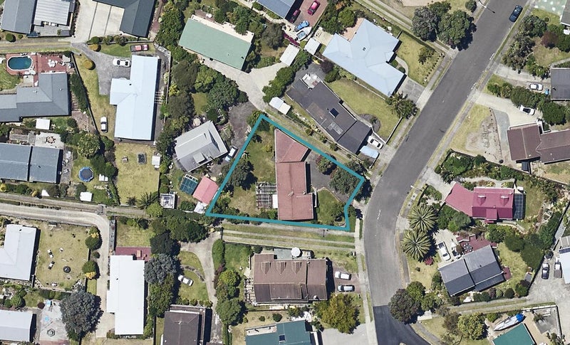 16 The Glebe, Coastlands, Whakatane - Carousel 1
