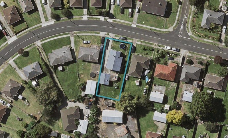 33 Pearl Baker Drive, Otara, Auckland - Carousel 1