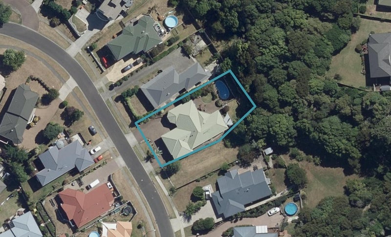 19 West Ridge Drive, Western Heights, Hamilton - Carousel 1