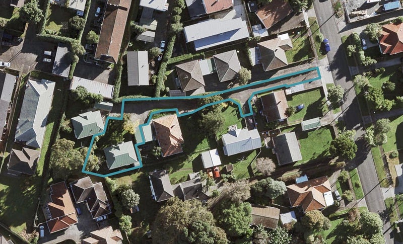 2/5 Hallam Street, Owairaka, Auckland - Carousel 1