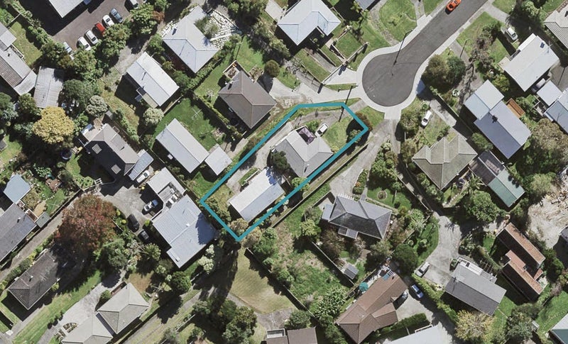 1/21 Raeben Avenue, Hillcrest, Auckland - Carousel 1
