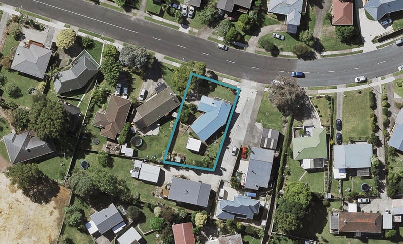 54 Cardiff Road, Pakuranga, Auckland - Carousel 1
