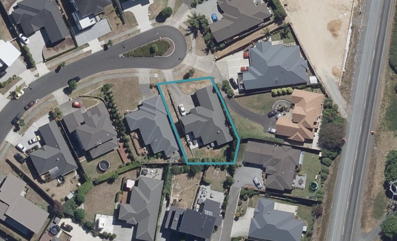 44 Heathfield Avenue, Huntington, Hamilton - Carousel 1