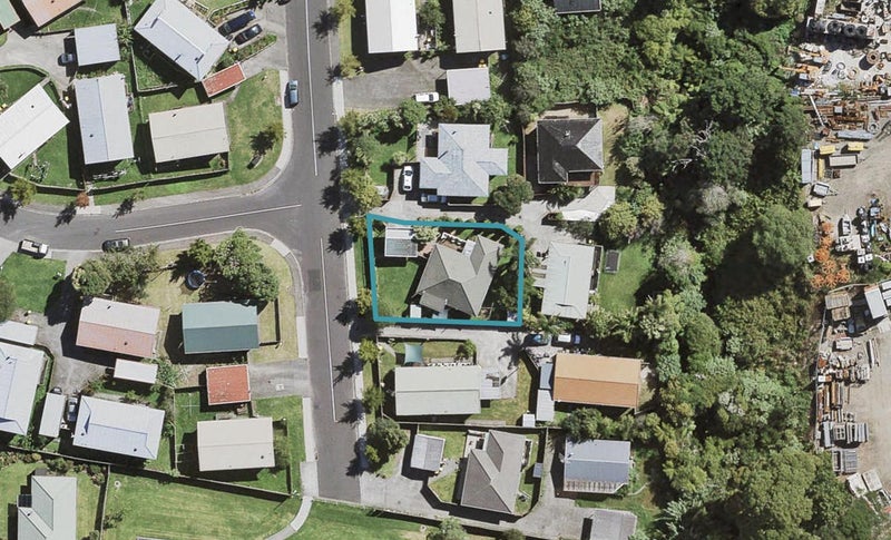 44 Riserra Drive, Ranui, Auckland - Carousel 1
