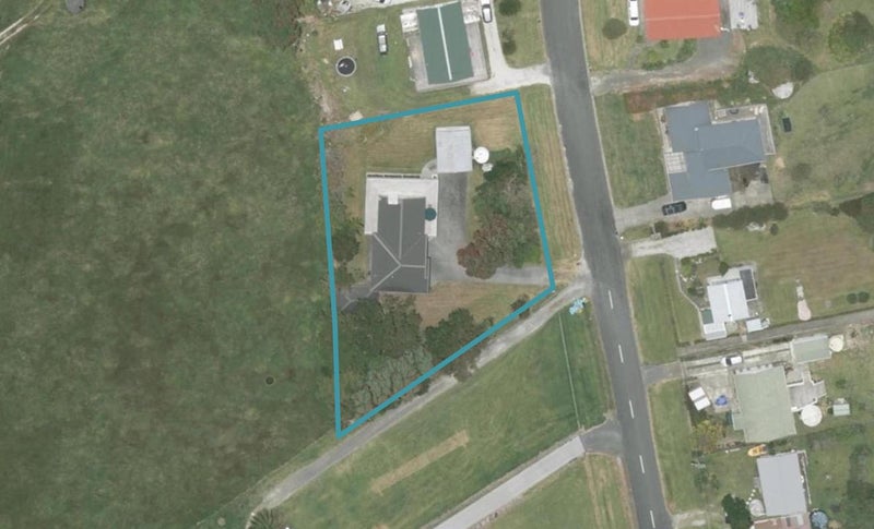 19 Cullen Street, Mangawhai Heads, Mangawhai - Carousel 1