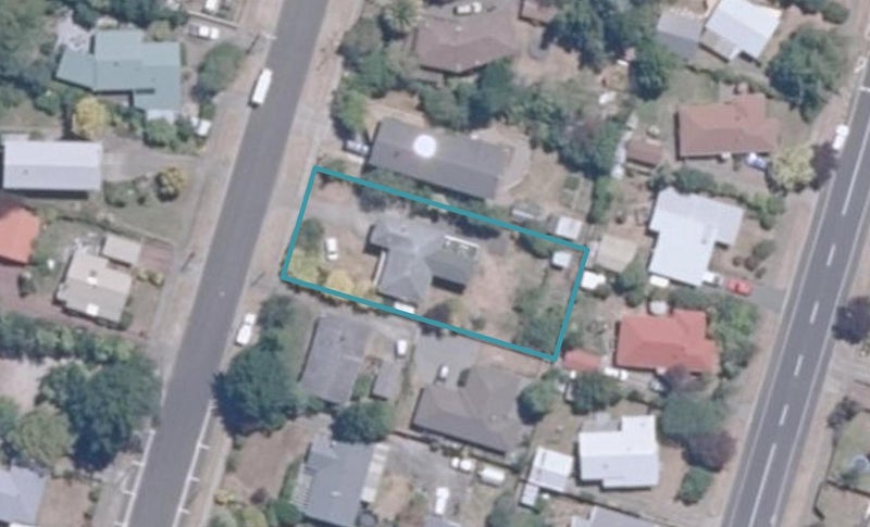 8 Frederick Street, Two Mile Bay, Taupo - Carousel 1