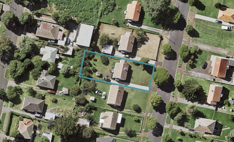 9 Bagnall Avenue, Point England, Auckland - Carousel 1