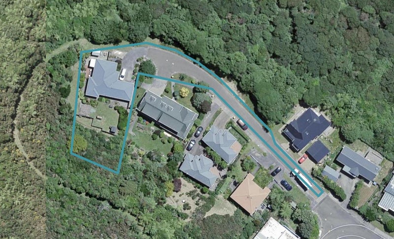 11 Castlemaine Close, Karori, Wellington - Carousel 1