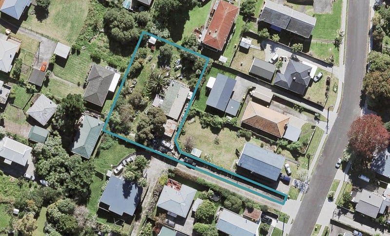 16 Copley Street, New Lynn, Auckland - Carousel 1