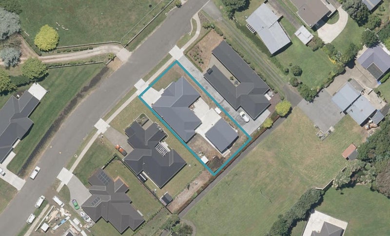13 Tirimoana Place, Otamatea, Whanganui - Carousel 1