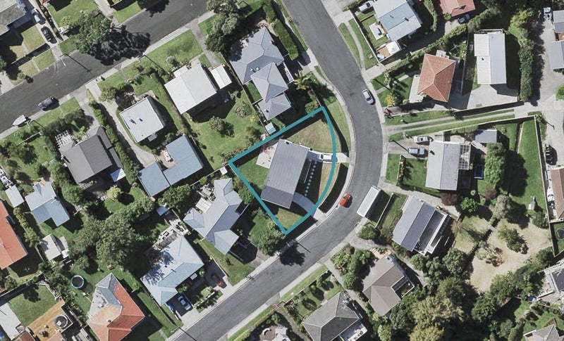 21 Cassino Street, Bayswater, Auckland - Carousel 1