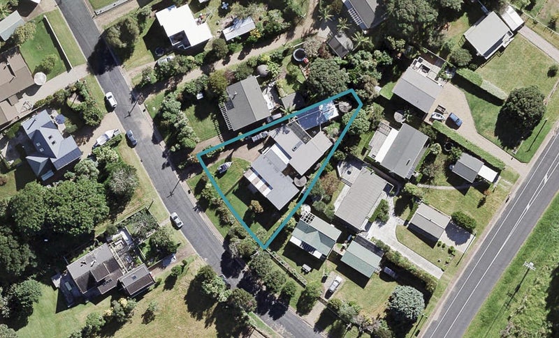 1/3 Esslin Road, Surfdale, Waiheke Island - Carousel 1