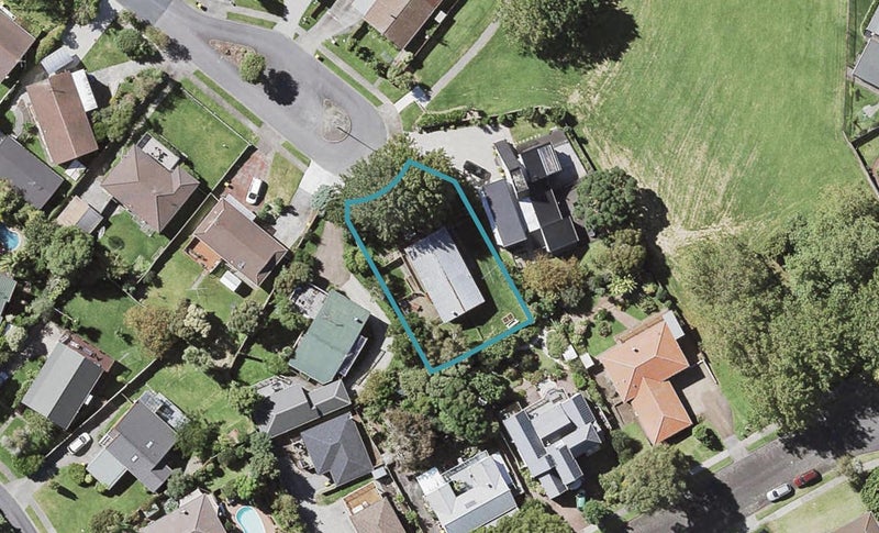27 Cairngorm Place, Highland Park, Auckland - Carousel 1