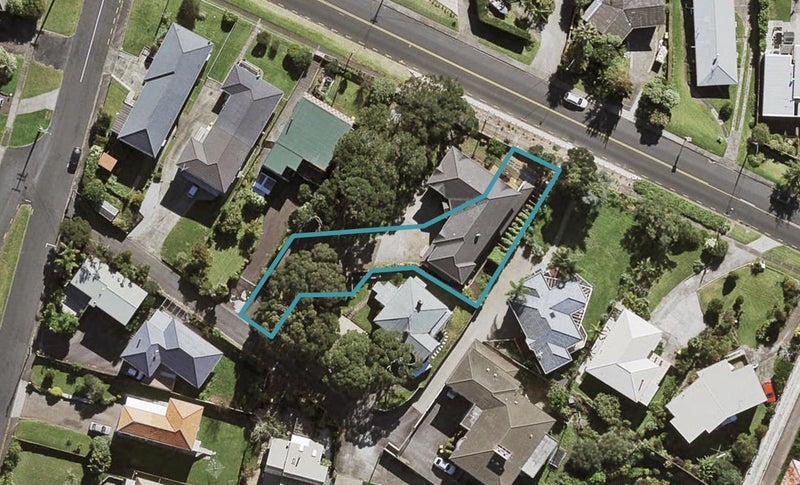 4 Sampson Lane, Northcote, Auckland - Carousel 1