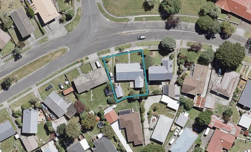 145 California Drive, Totara Park, Upper Hutt - Carousel 1