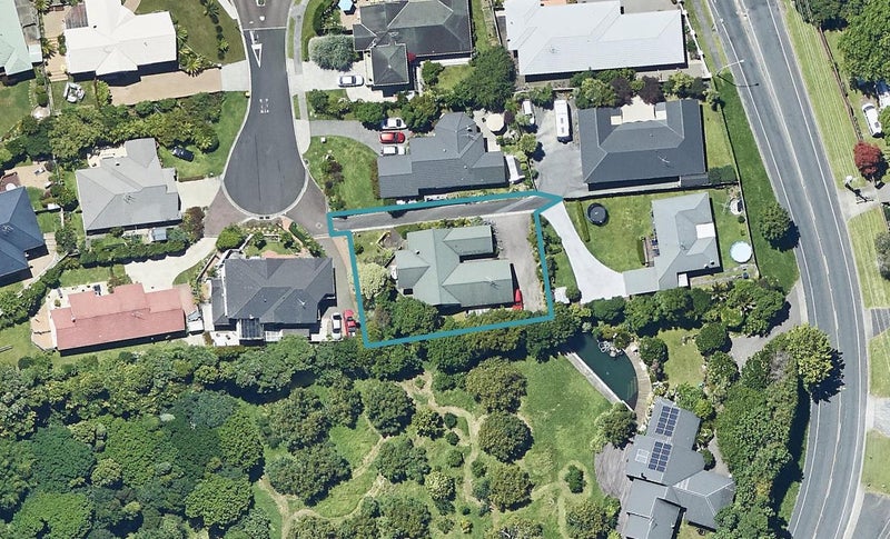 17 Guildford Place, Bethlehem, Tauranga - Carousel 1