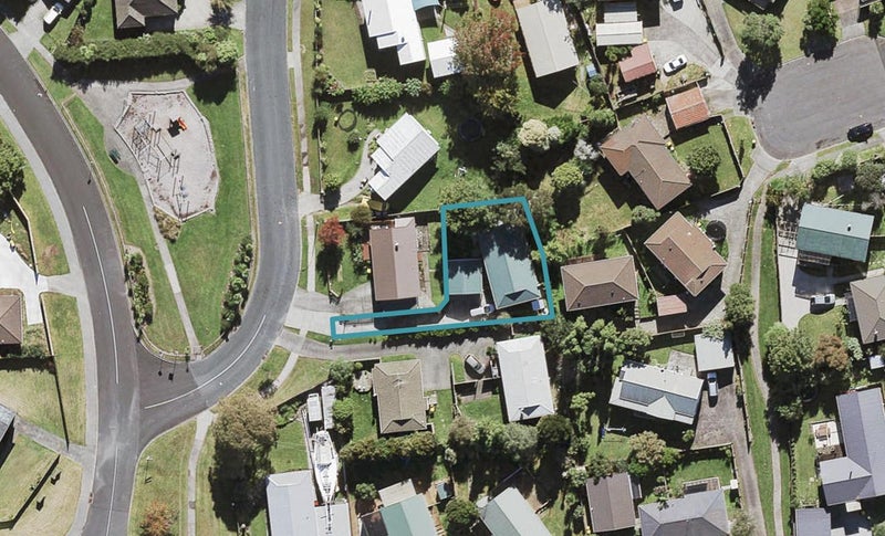 5A Buisson Glade, West Harbour, Auckland - Carousel 1