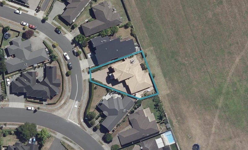 4 Gibbston Close, Huntington, Hamilton - Carousel 1