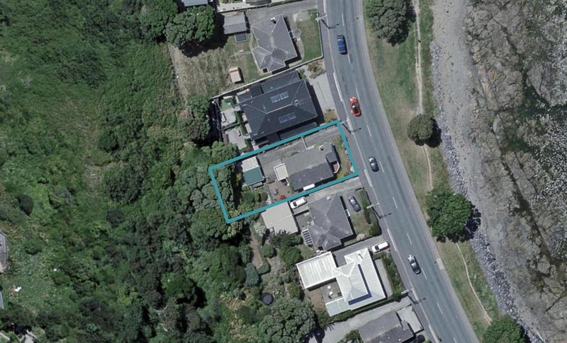 308 Queens Drive, Lyall Bay, Wellington - Carousel 1