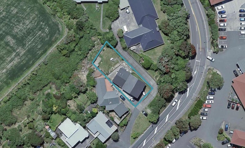 115 Churchill Drive, Crofton Downs, Wellington - Carousel 1