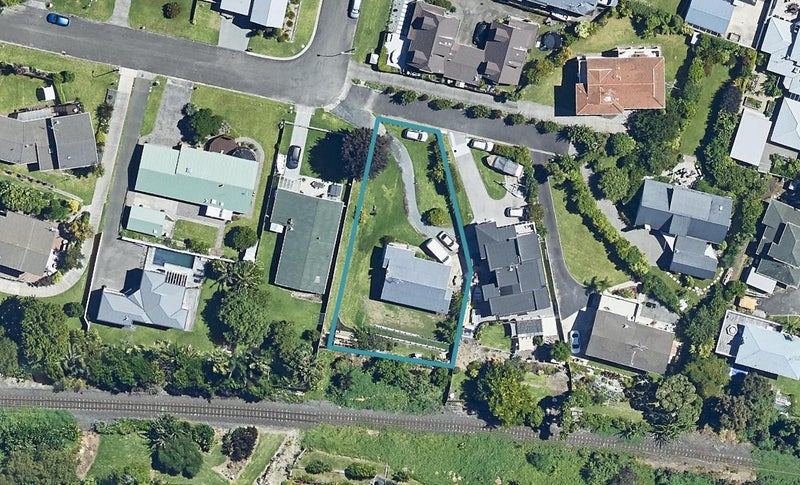 21 Seaway Terrace, Otumoetai, Tauranga - Carousel 1