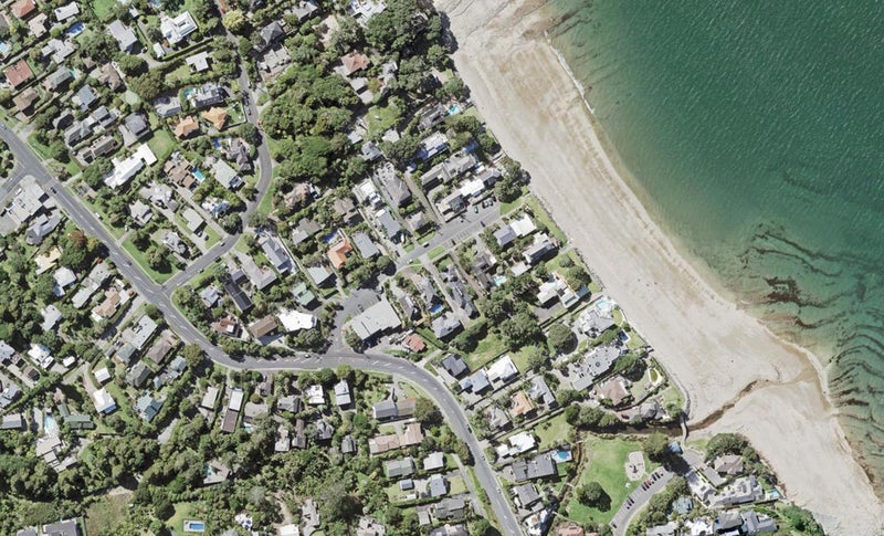 13 The Esplanade, Campbells Bay, Auckland - Carousel 1