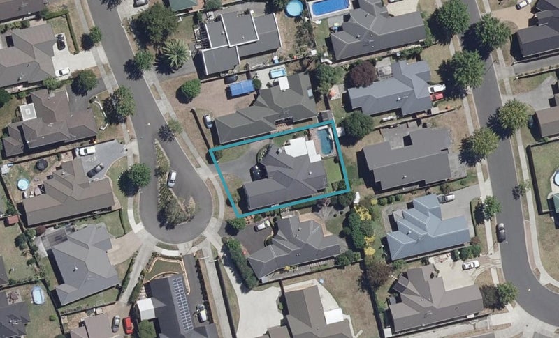 13 Grasmere Court, Huntington, Hamilton - Carousel 1