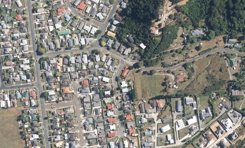 1/1 Dewsbury Grove, Wainuiomata, Lower Hutt - Carousel 1