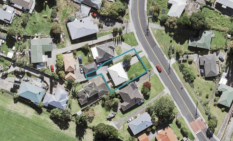8 Kelwyn Road, Kelston, Auckland - Carousel 1