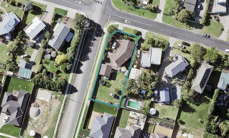 20 Karaka Road, Beachlands, Auckland - Carousel 1