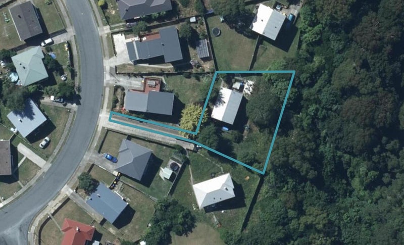 11 Beauzami Crescent, Ascot Park, Porirua - Carousel 1