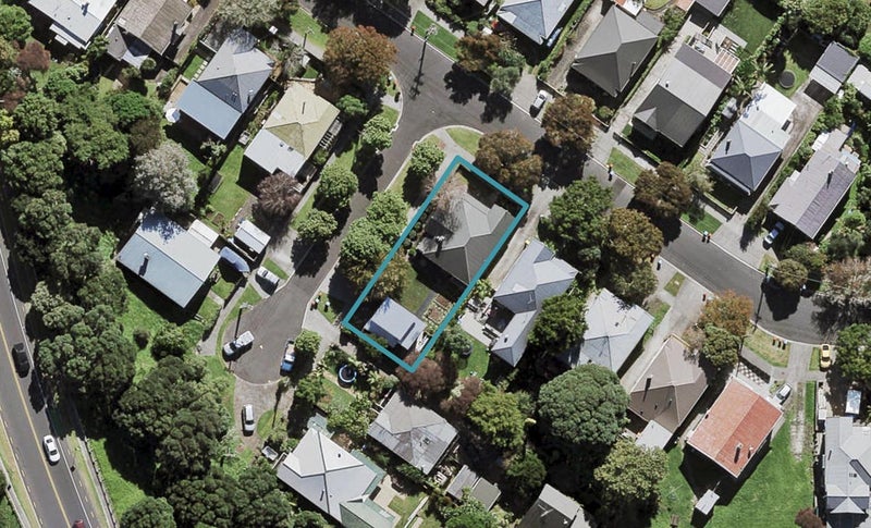 42 Malvern Road, Morningside, Auckland - Carousel 1